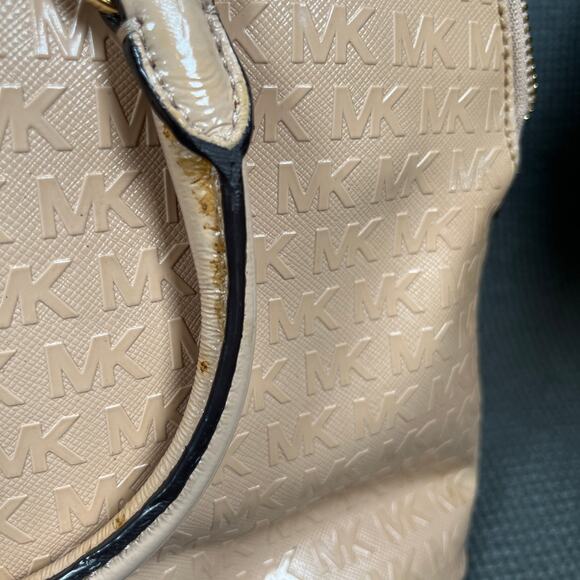 Michael Kors Cindy Monogram Satchel Bag Oyster Beige Patent Leather Dome Pockets - Picture 2 of 13